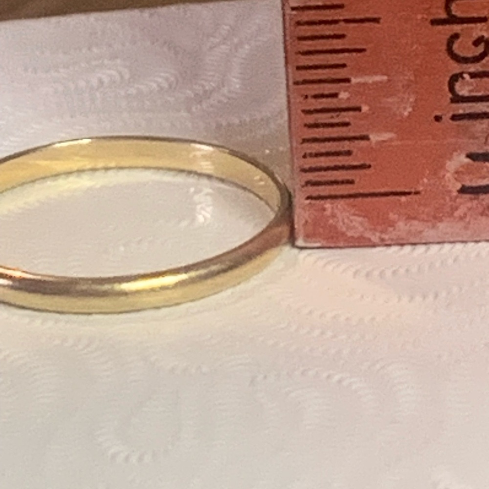 14kt Gold Simple Women's Band Ring! - Picture 7 of 9